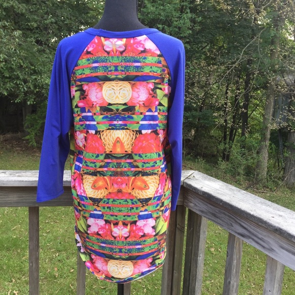 LuLaRoe Classic T - Picture 2 of 2